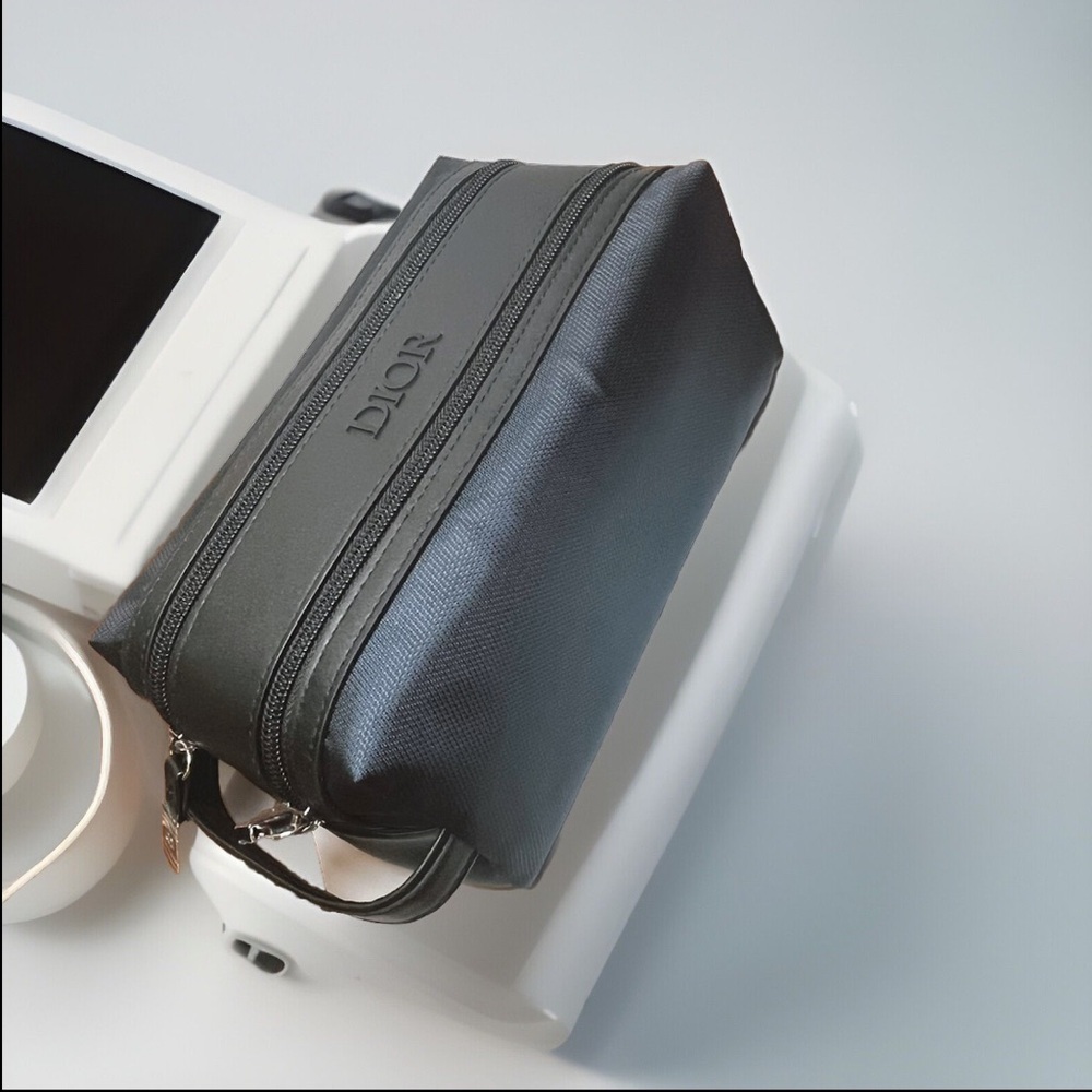 DIOR Men travel pouch toiletry bag *NEW WITH BOX* - Picture 2 of 3